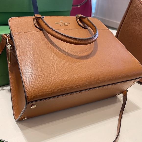 Kate Spade Madison Saffiano Leather Medium Satchel
NWT - Picture 7 of 16